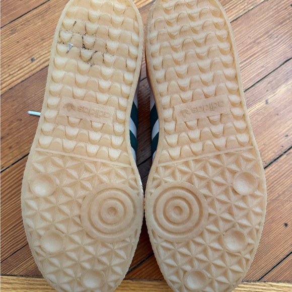 Adidas Sambae Women’s Shoes in White and Green with Gum Sole - Picture 5 of 5